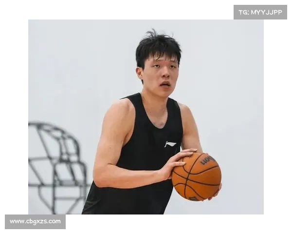 上海男篮试训36岁外援中锋 曾创巅峰赛季17+14表现欲再战赛场 上海男篮试训36岁外援中锋 曾创巅峰赛季17+14表现欲再战赛场